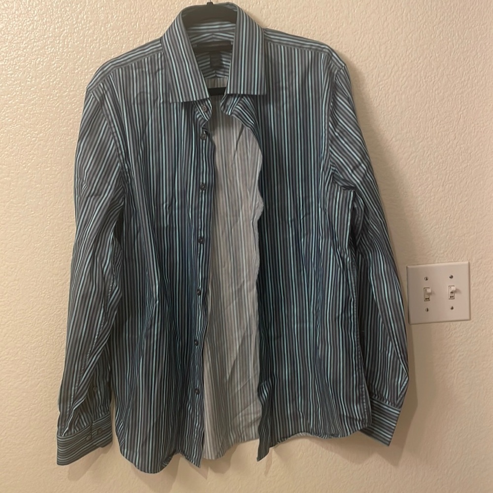EXPRESSDESIGN STUDIO
Men’s large Blue Stripped Shirt